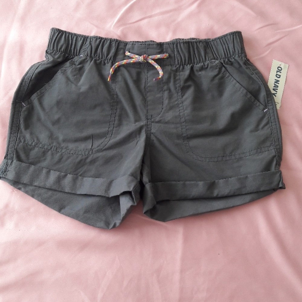 Old Navy gray short for girl New with tag